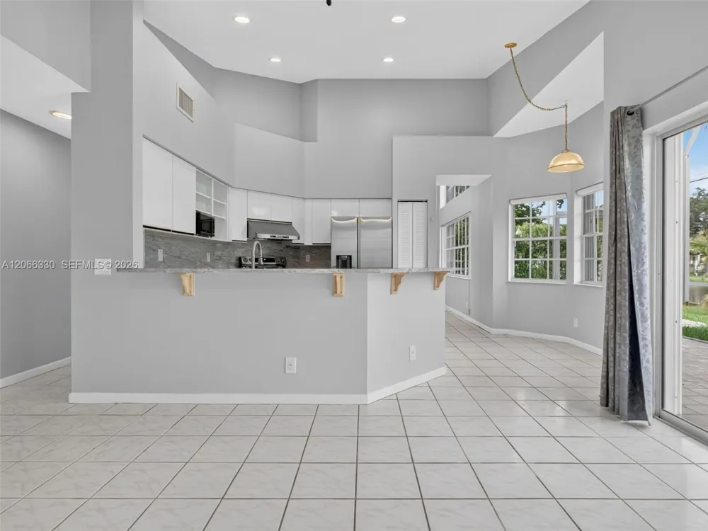 1520 Seabay Rd Weston, FL 33326