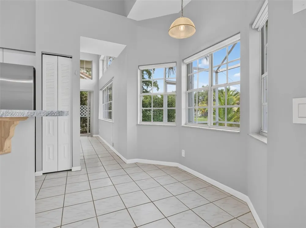 1520 Seabay Rd Weston, FL 33326