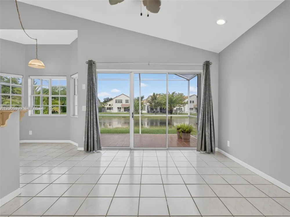 1520 Seabay Rd Weston, FL 33326