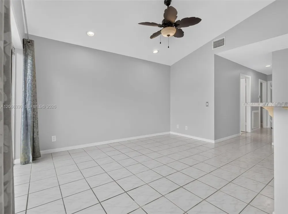 1520 Seabay Rd Weston, FL 33326