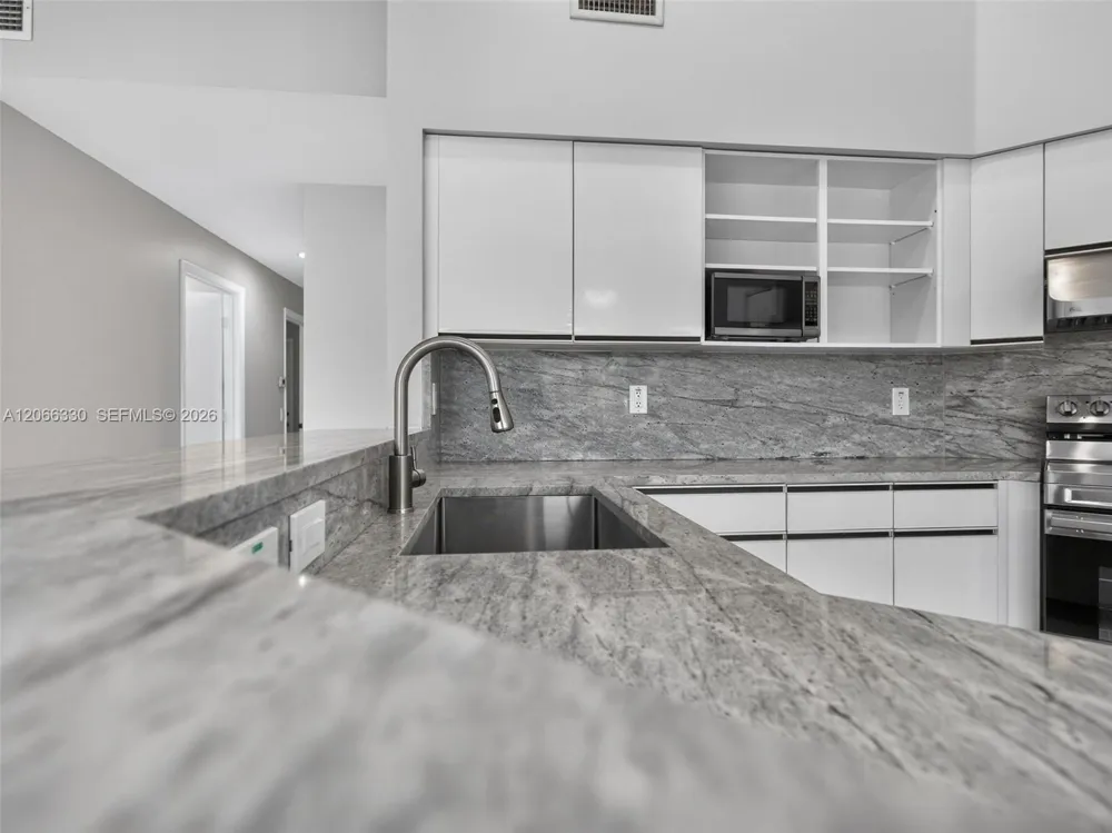 1520 Seabay Rd Weston, FL 33326