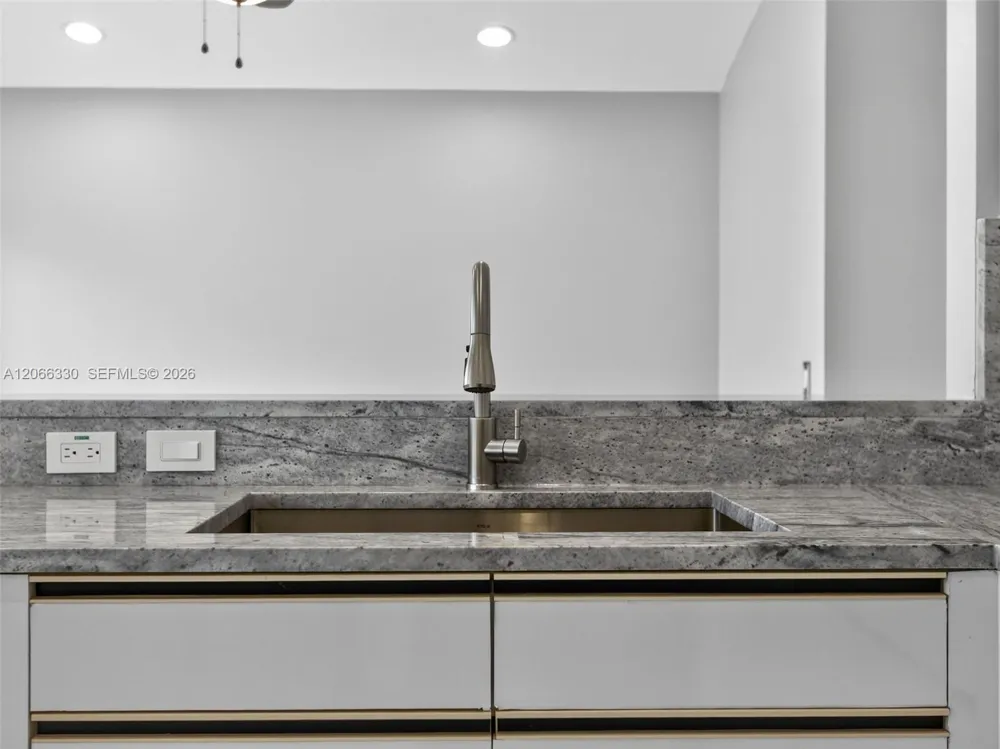 1520 Seabay Rd Weston, FL 33326