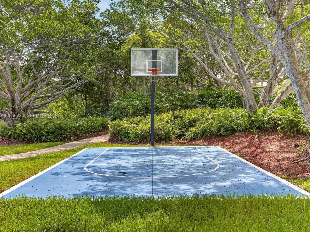 1520 Seabay Rd Weston, FL 33326
