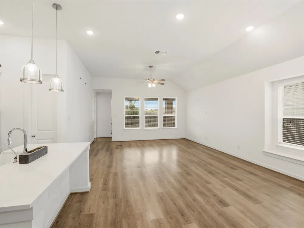 606 Biscayne Bay Bend Kyle, TX 78640