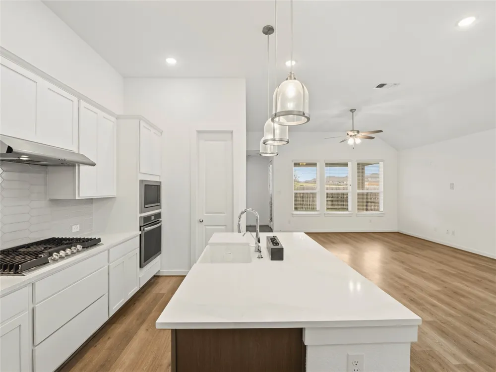 606 Biscayne Bay Bend Kyle, TX 78640