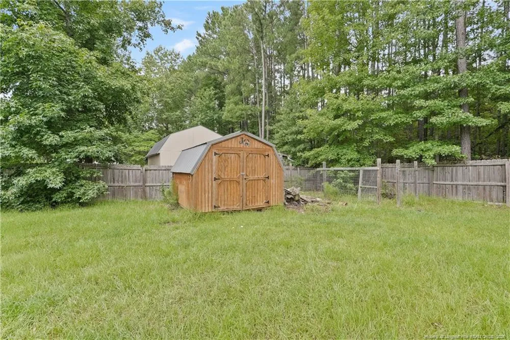 6621 Hillbrook Road Hope Mills, NC 28348
