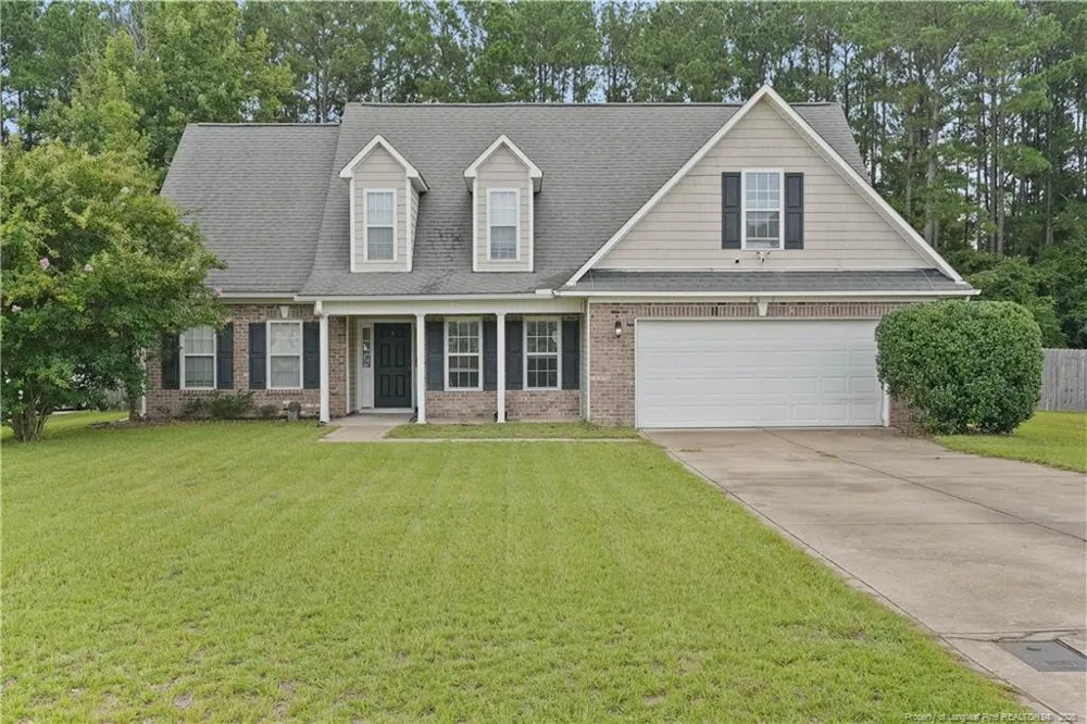 6621 Hillbrook Road Hope Mills, NC 28348