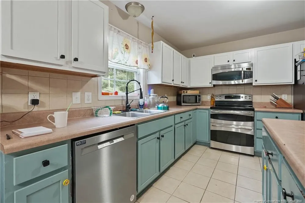 6621 Hillbrook Road Hope Mills, NC 28348
