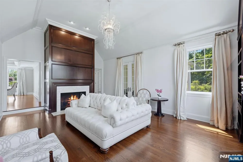 13 Rivers Edge Drive Rumson, NJ 07760