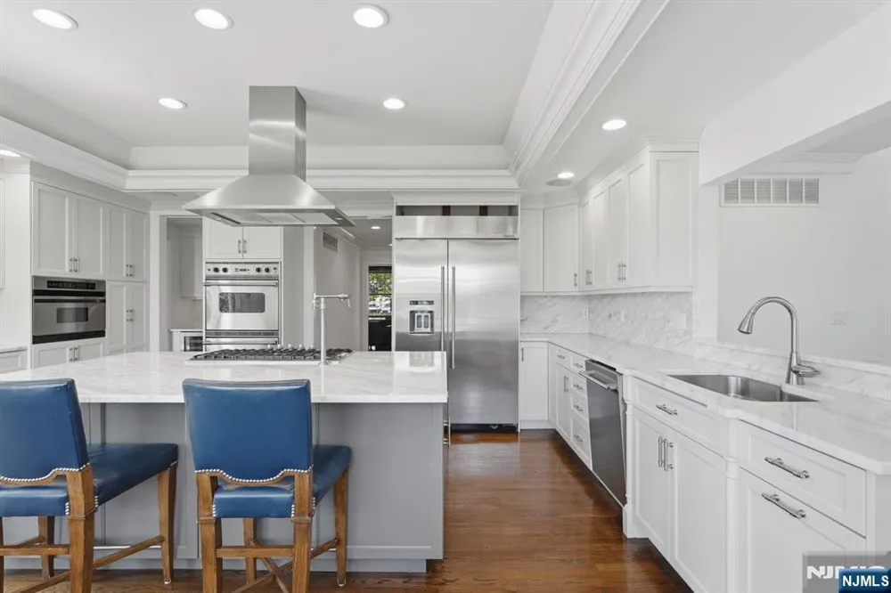 13 Rivers Edge Drive Rumson, NJ 07760