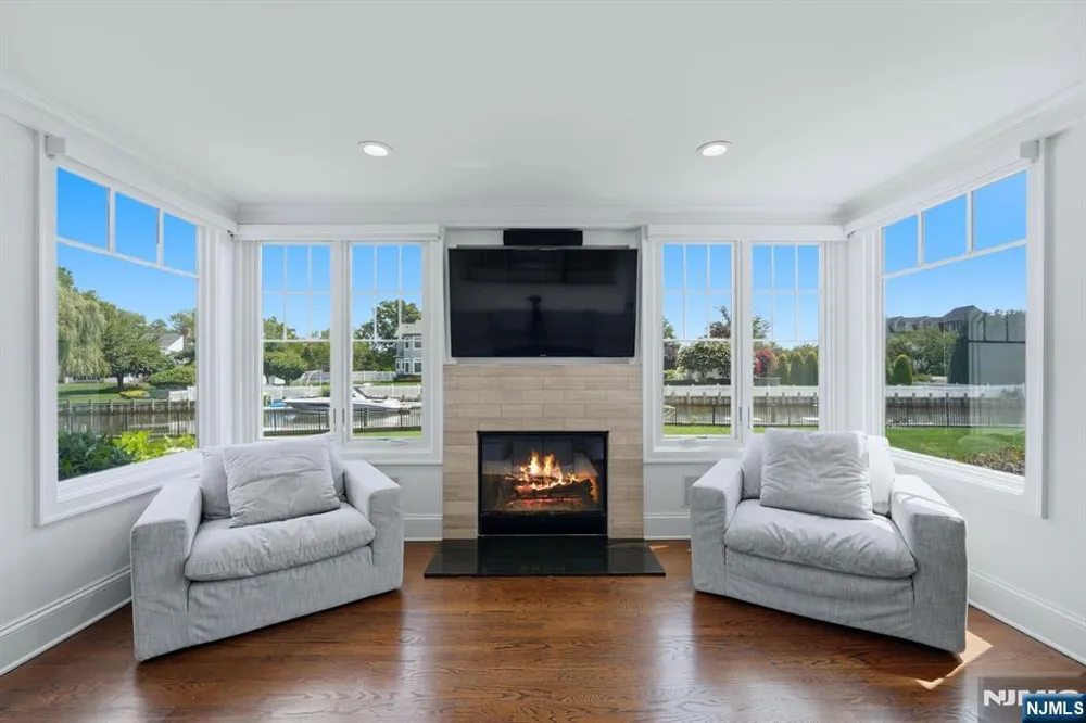 13 Rivers Edge Drive Rumson, NJ 07760