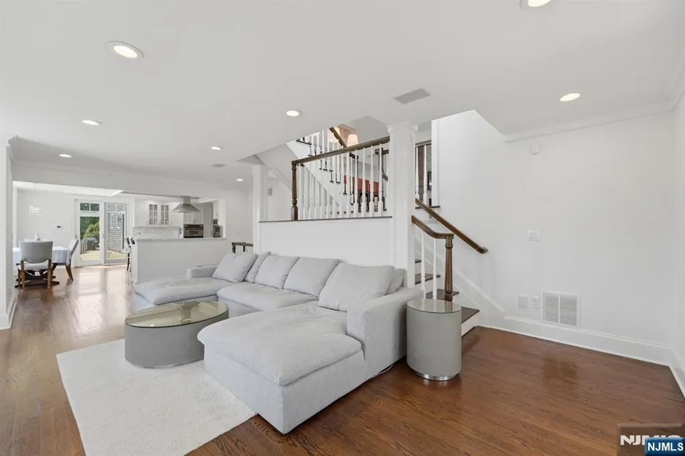 13 Rivers Edge Drive Rumson, NJ 07760