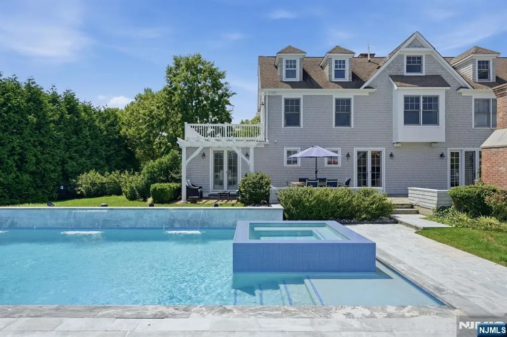 13 Rivers Edge Drive Rumson, NJ 07760