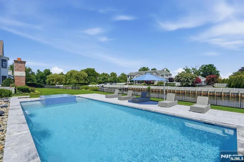 13 Rivers Edge Drive Rumson, NJ 07760
