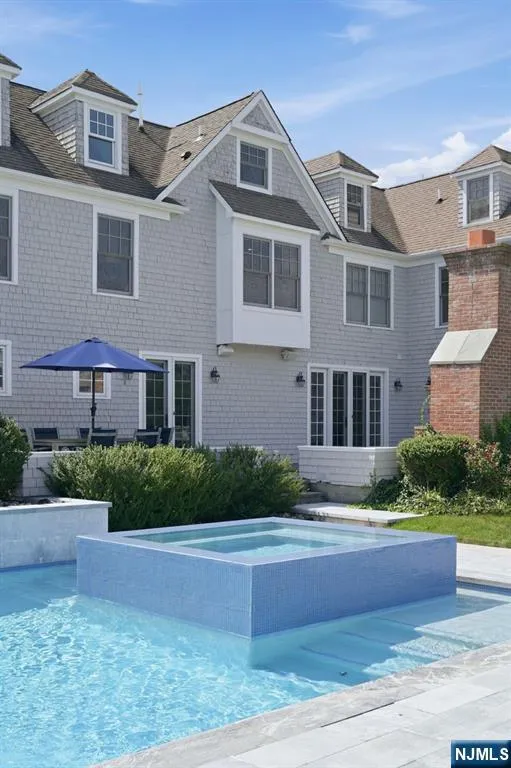 13 Rivers Edge Drive Rumson, NJ 07760