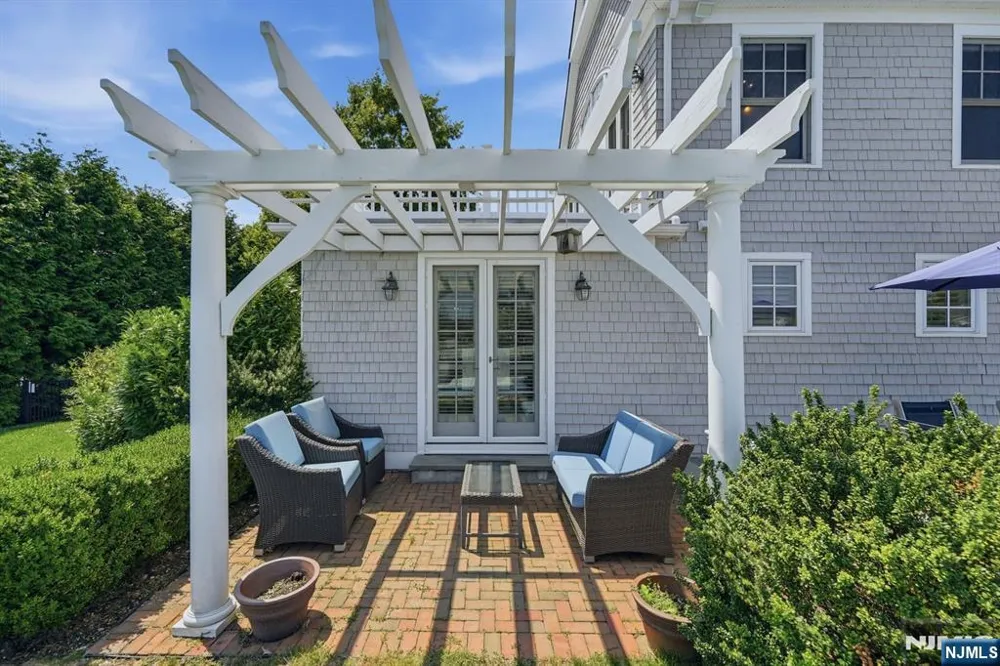 13 Rivers Edge Drive Rumson, NJ 07760