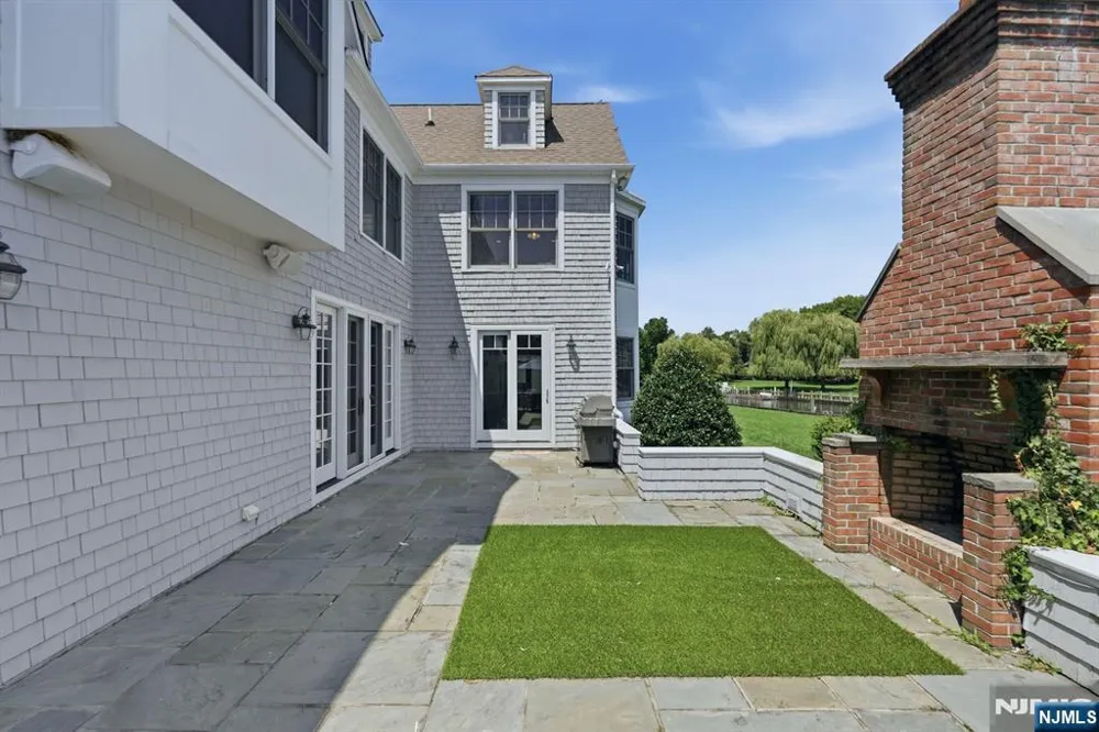 13 Rivers Edge Drive Rumson, NJ 07760