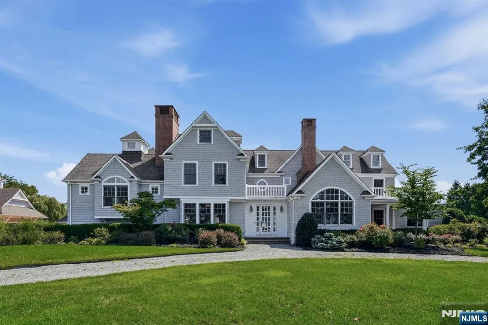 13 Rivers Edge Drive Rumson, NJ 07760