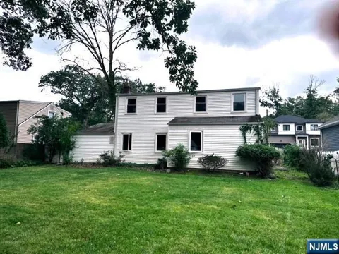18 Manor Road
