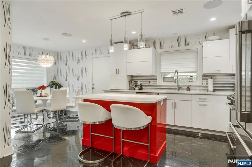 25 N Hillside Avenue Livingston, NJ 07039