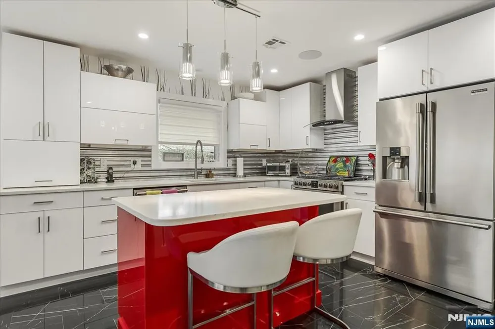 25 N Hillside Avenue Livingston, NJ 07039