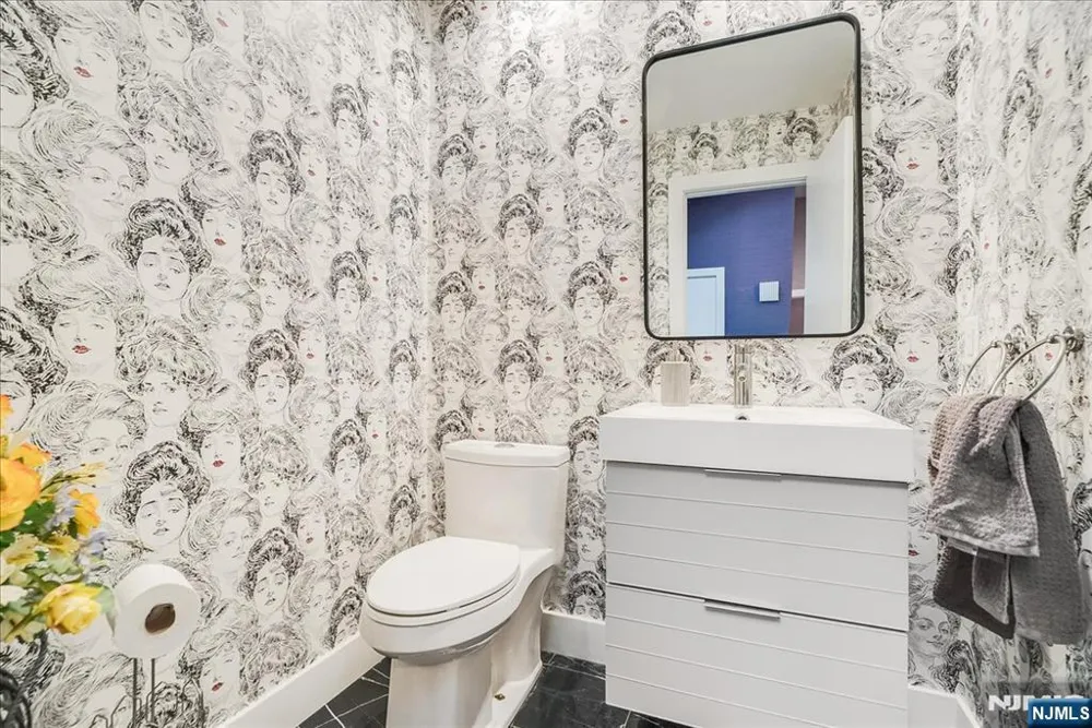 25 N Hillside Avenue Livingston, NJ 07039