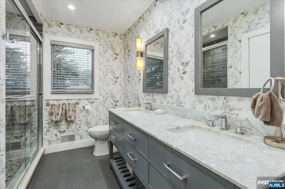 25 N Hillside Avenue Livingston, NJ 07039