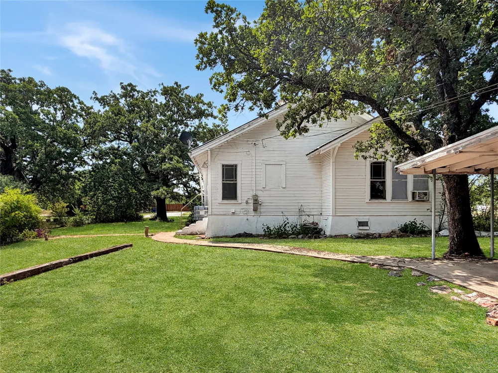 1012 W 12th Street Cisco, TX 76437