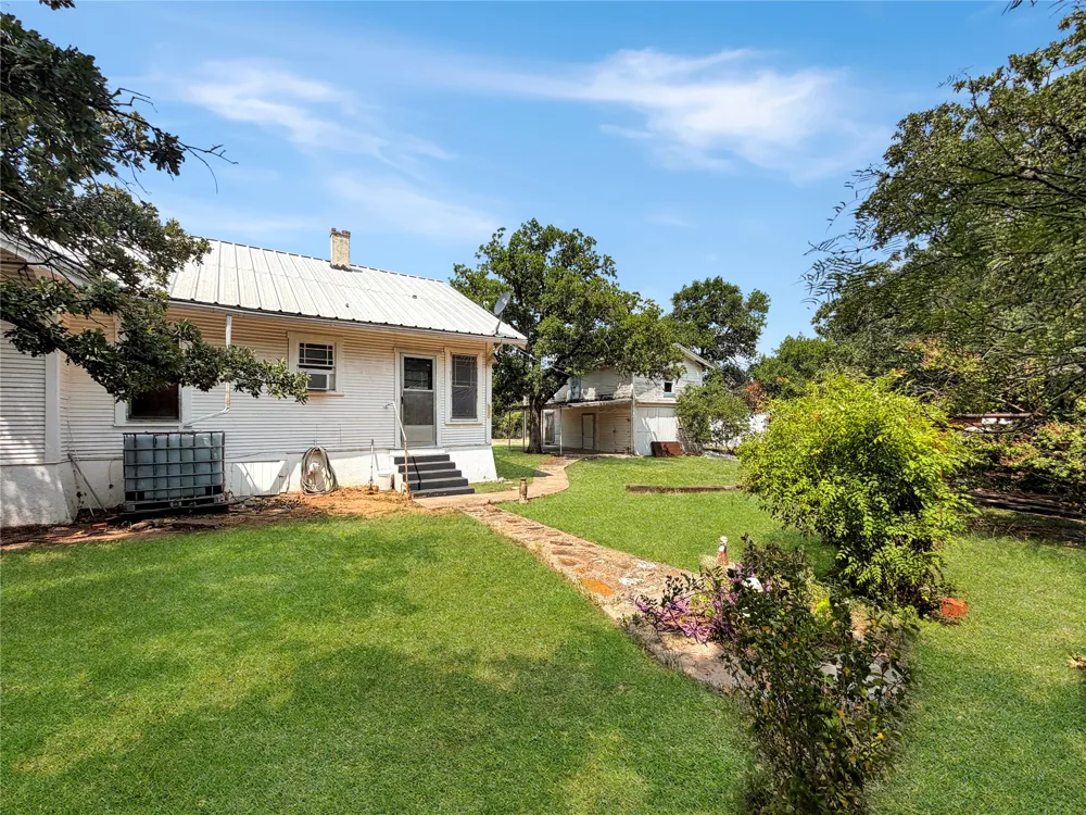 1012 W 12th Street Cisco, TX 76437