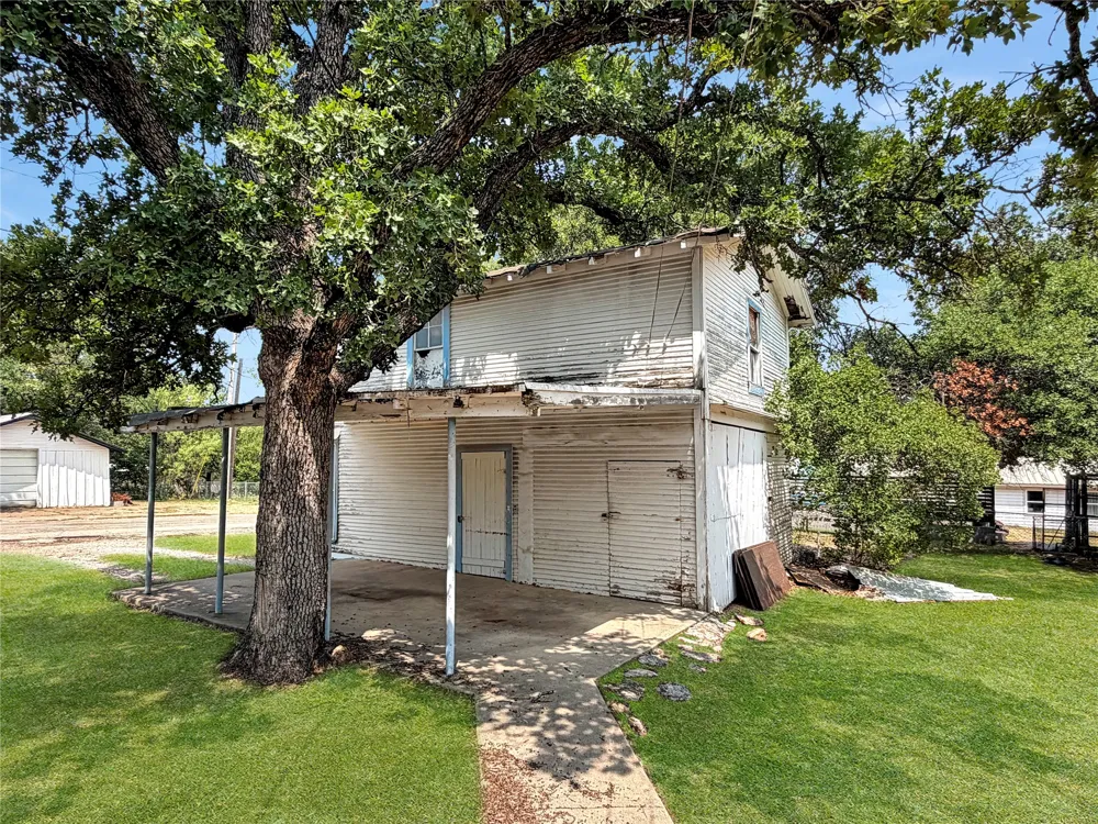 1012 W 12th Street Cisco, TX 76437