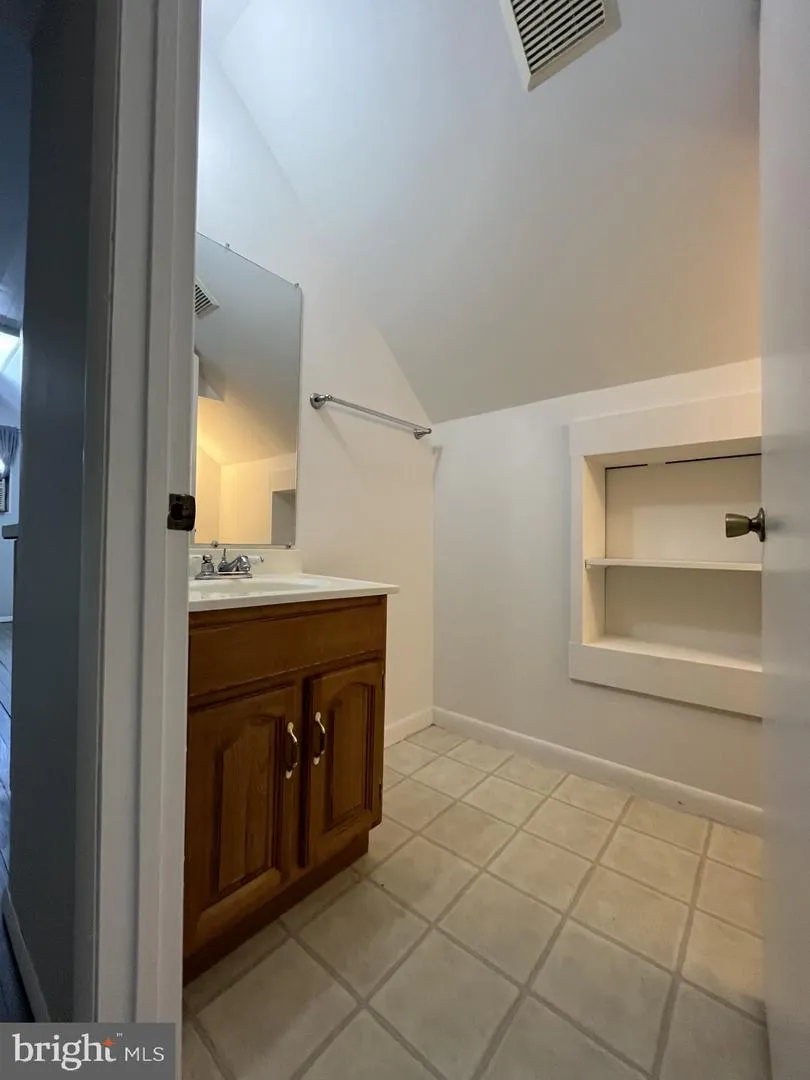 505 S HIGHLAND STREET Arlington, VA 22204
