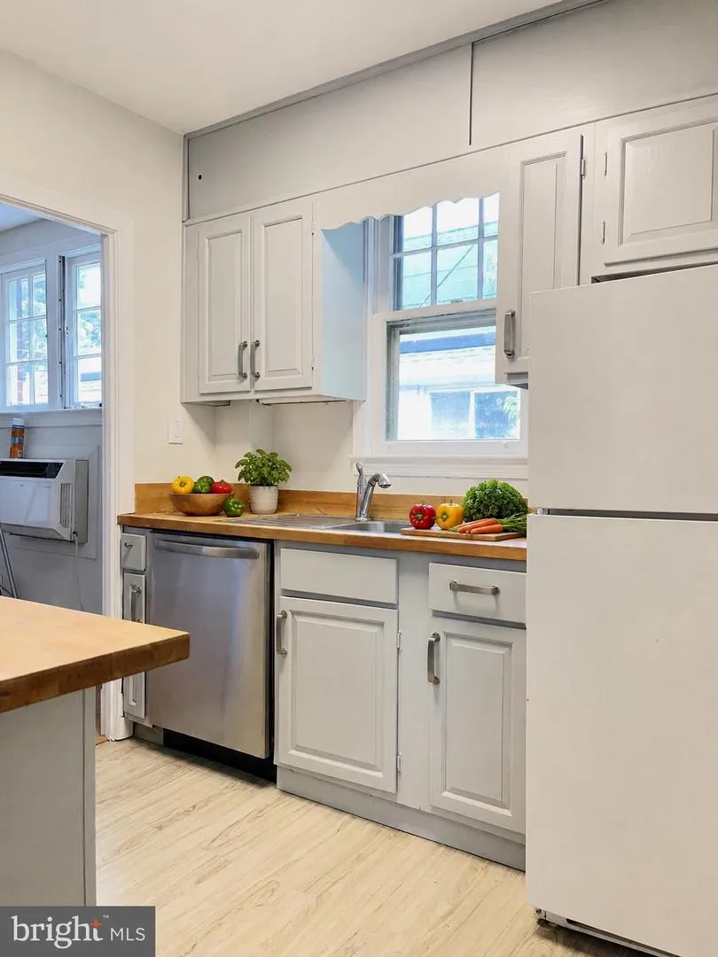 505 S HIGHLAND STREET Arlington, VA 22204