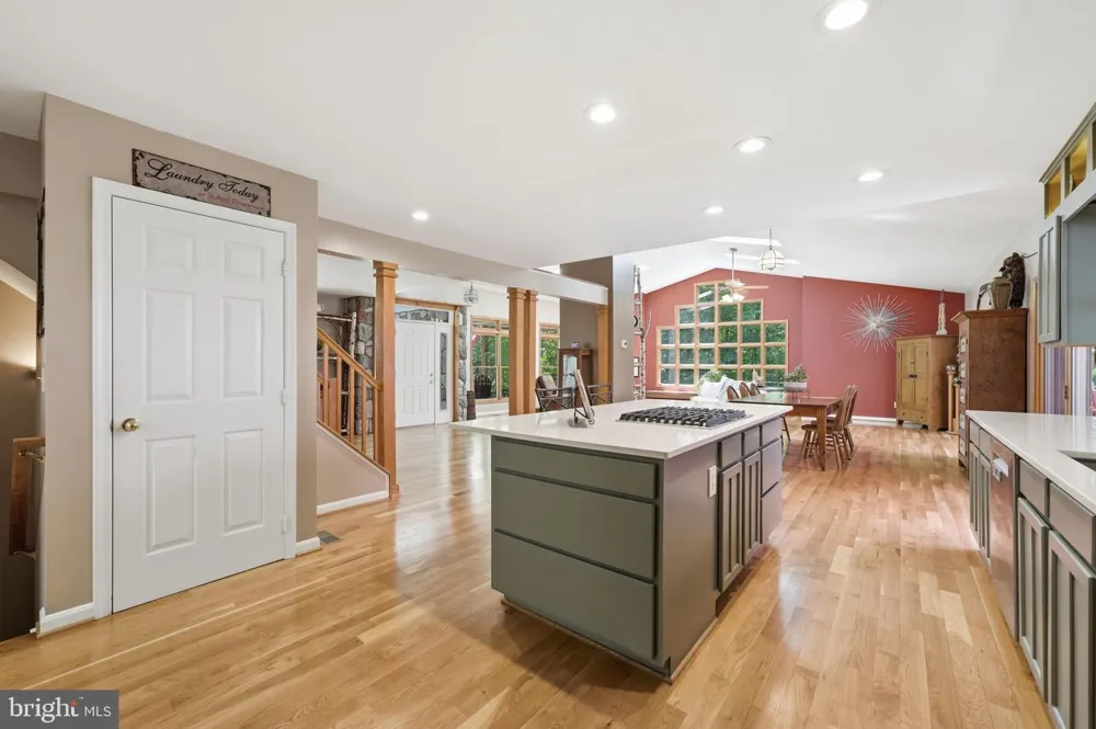 8109 COUNSELOR ROAD Manassas, VA 20112