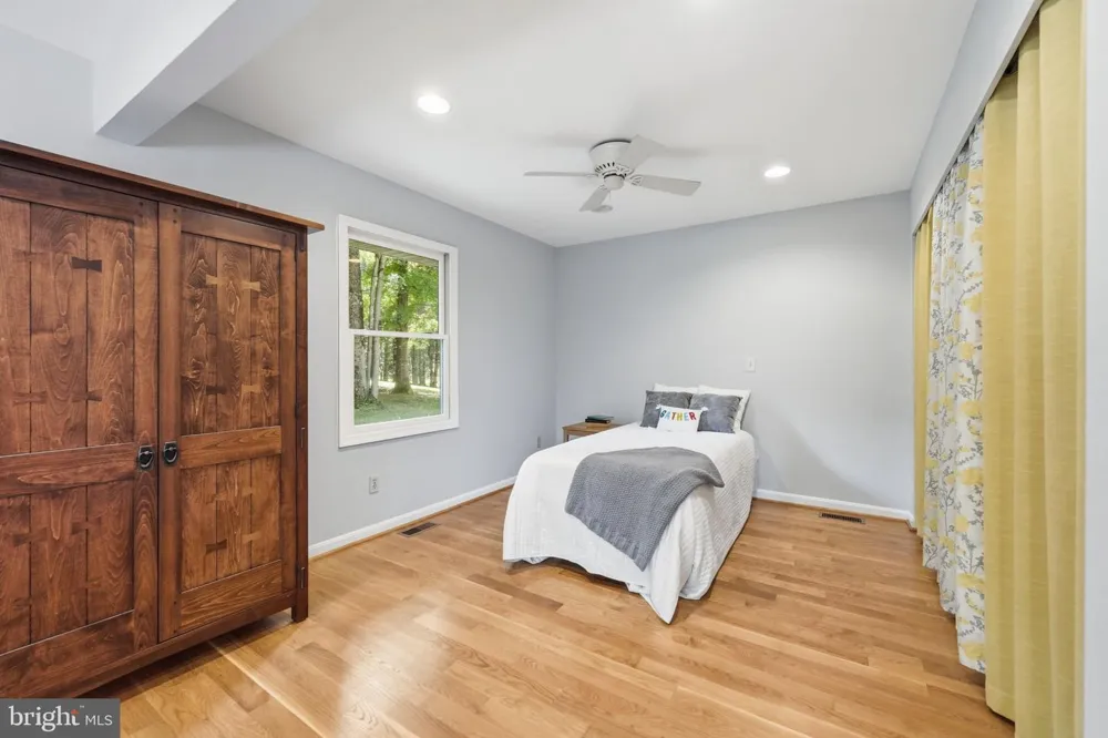 8109 COUNSELOR ROAD Manassas, VA 20112