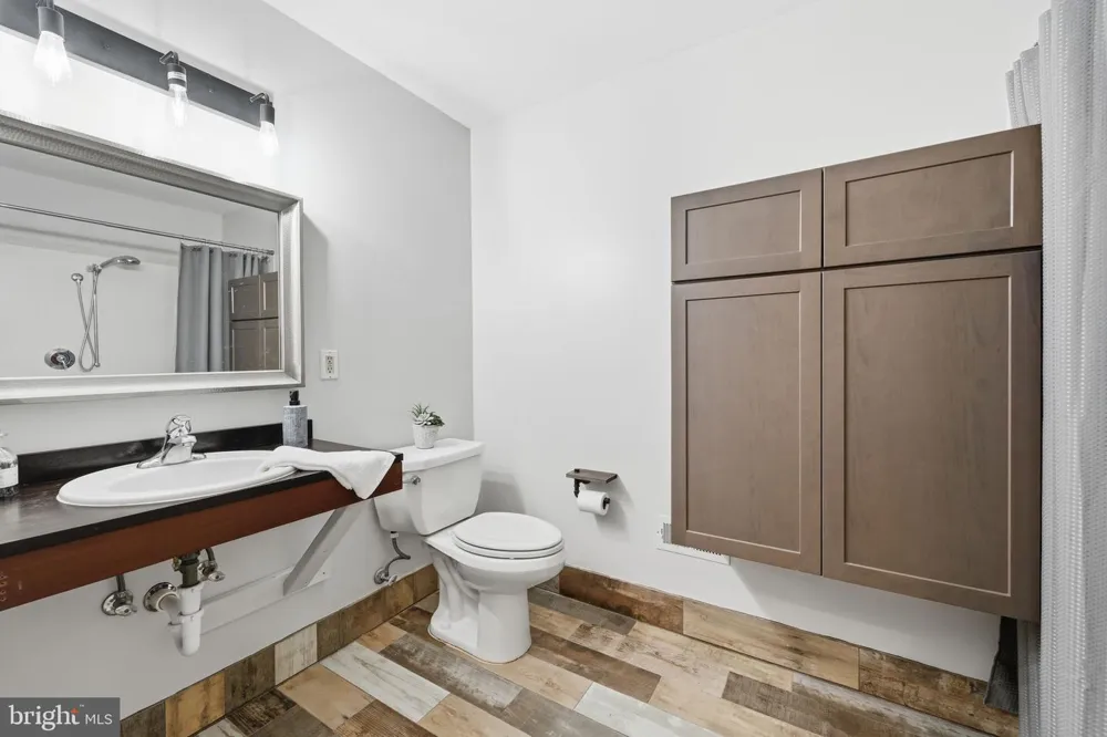 8109 COUNSELOR ROAD Manassas, VA 20112