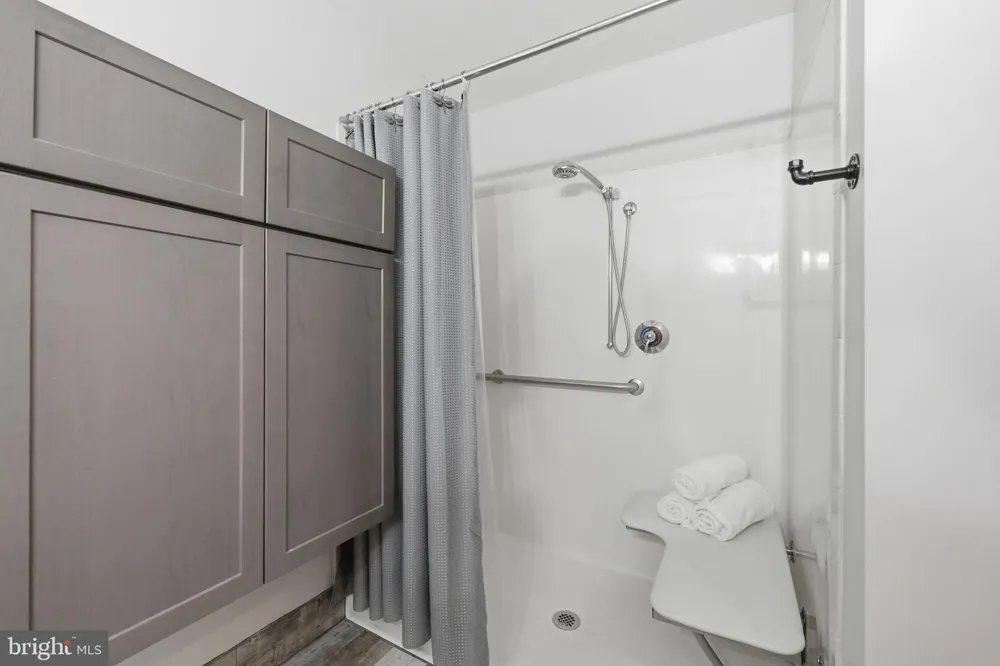 8109 COUNSELOR ROAD Manassas, VA 20112