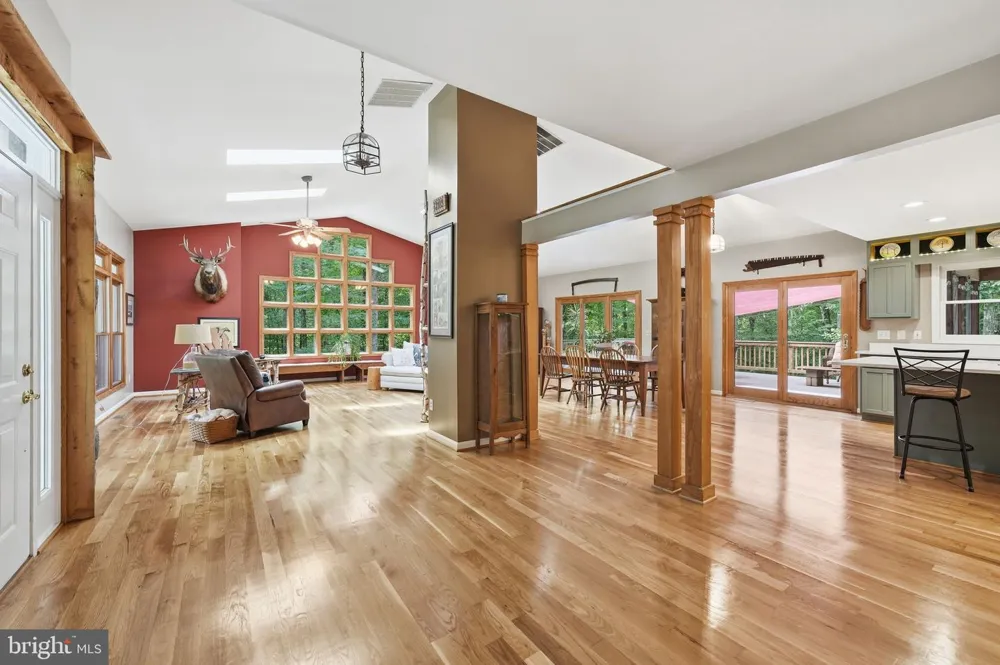 8109 COUNSELOR ROAD Manassas, VA 20112