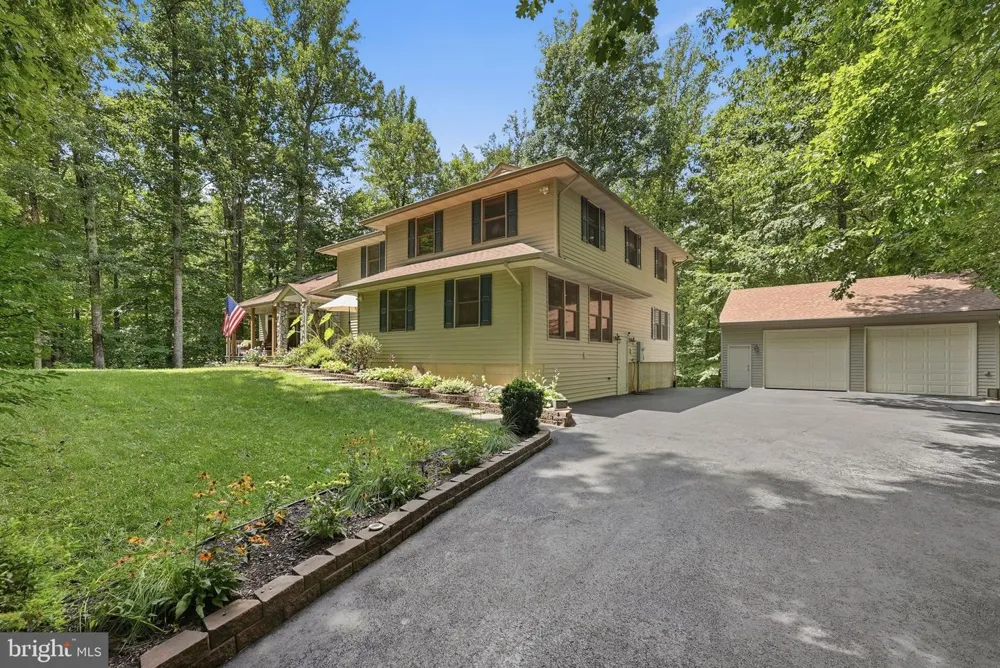 8109 COUNSELOR ROAD Manassas, VA 20112
