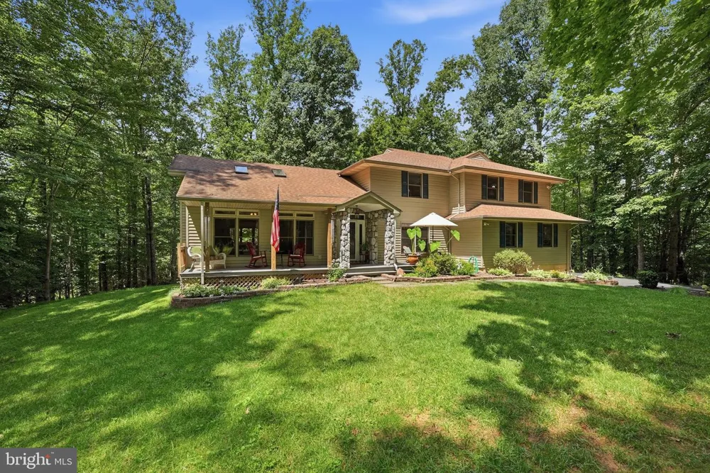 8109 COUNSELOR ROAD Manassas, VA 20112