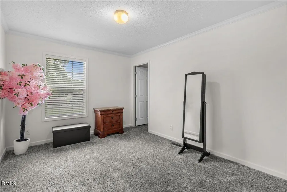 87 Matthews Street Roanoke Rapids, NC 27870
