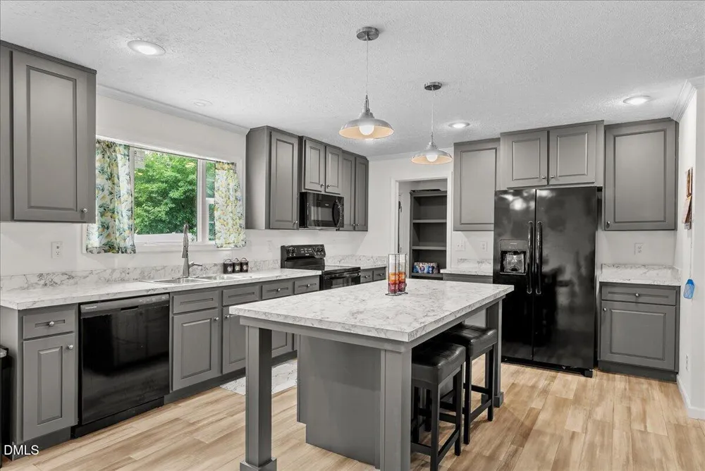 87 Matthews Street Roanoke Rapids, NC 27870