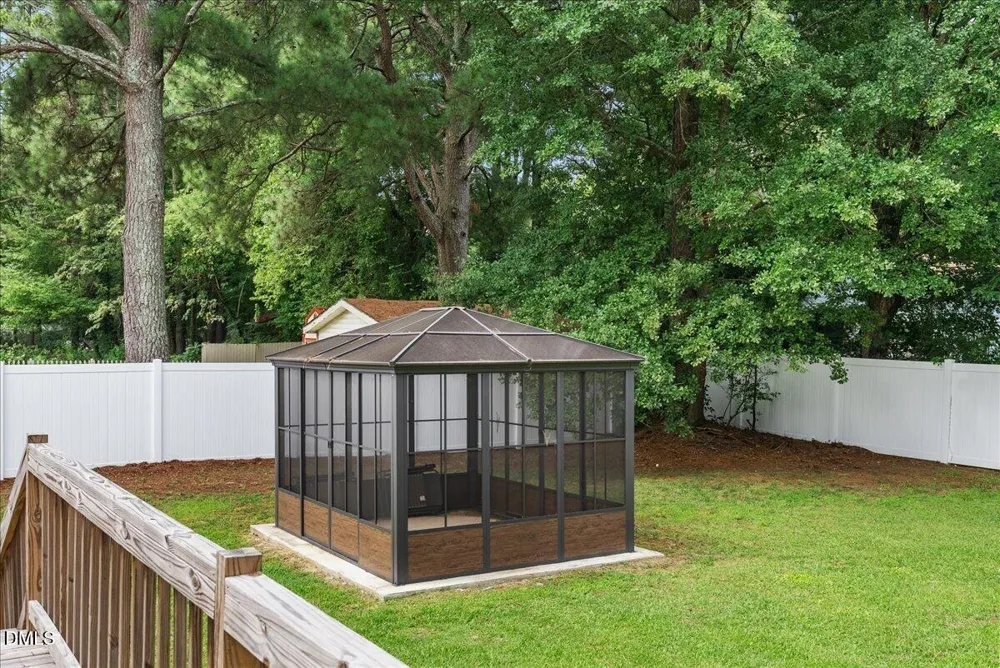 87 Matthews Street Roanoke Rapids, NC 27870