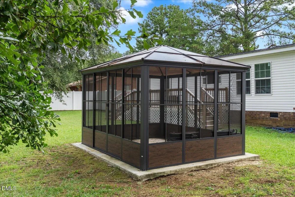 87 Matthews Street Roanoke Rapids, NC 27870