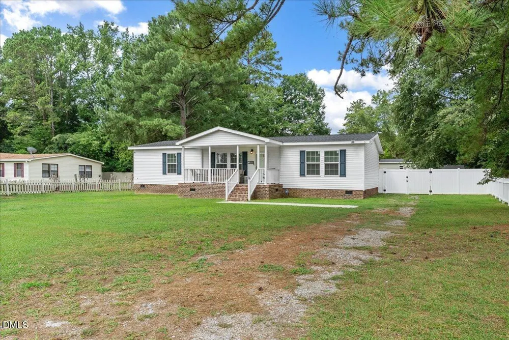 87 Matthews Street Roanoke Rapids, NC 27870