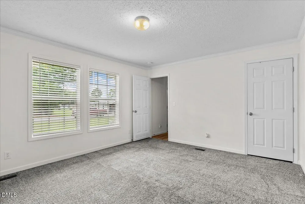 87 Matthews Street Roanoke Rapids, NC 27870