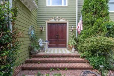 102 Powder Mill Court Cary, NC 27518