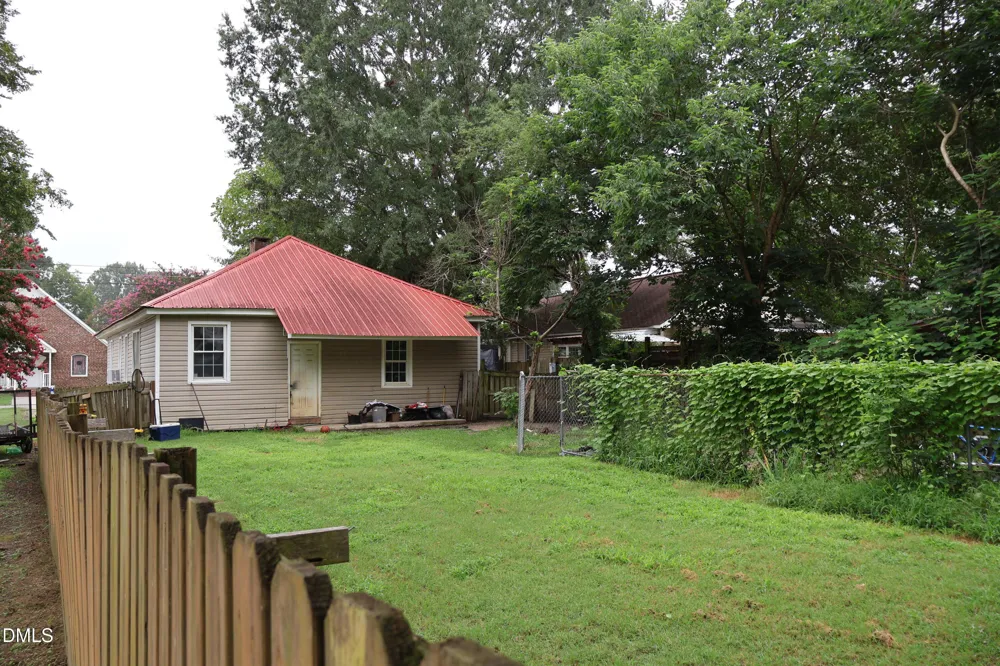106 3rd Street Erwin, NC 28339