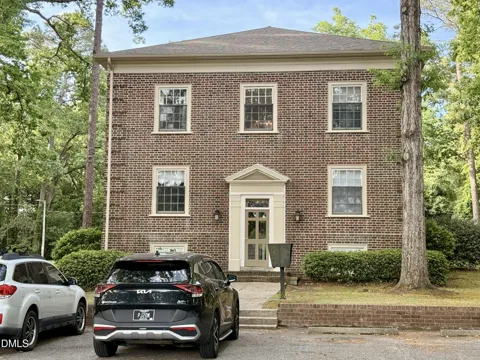 915 Raleigh Road Parkway W