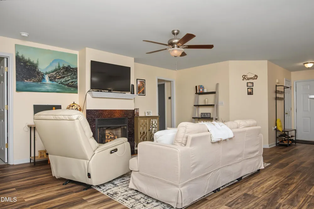 1112 Renshaw Court Cary, NC 27518