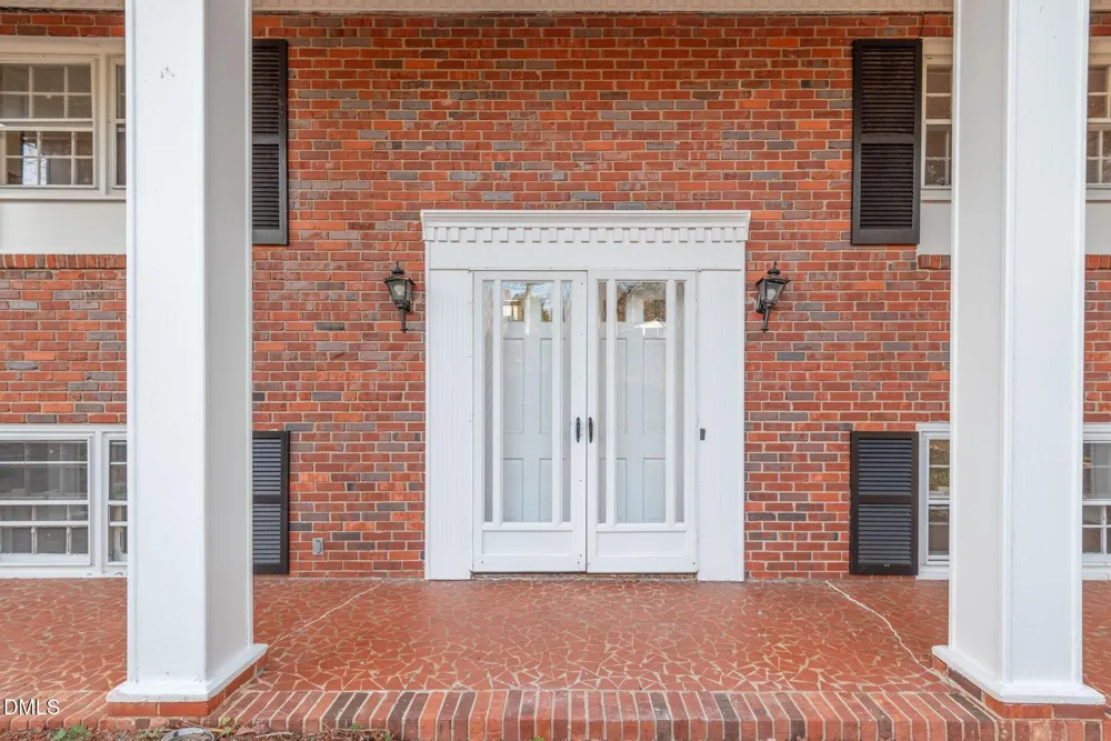 624 Brentwood Court Winston-Salem, NC 27104